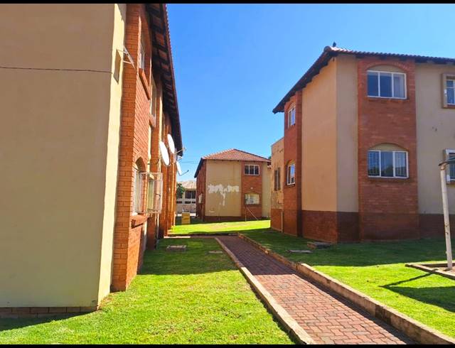2 BEDROOM FLAT SOLD IN RENSBURG